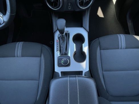 Used 2025 Chevrolet Blazer LT image 19