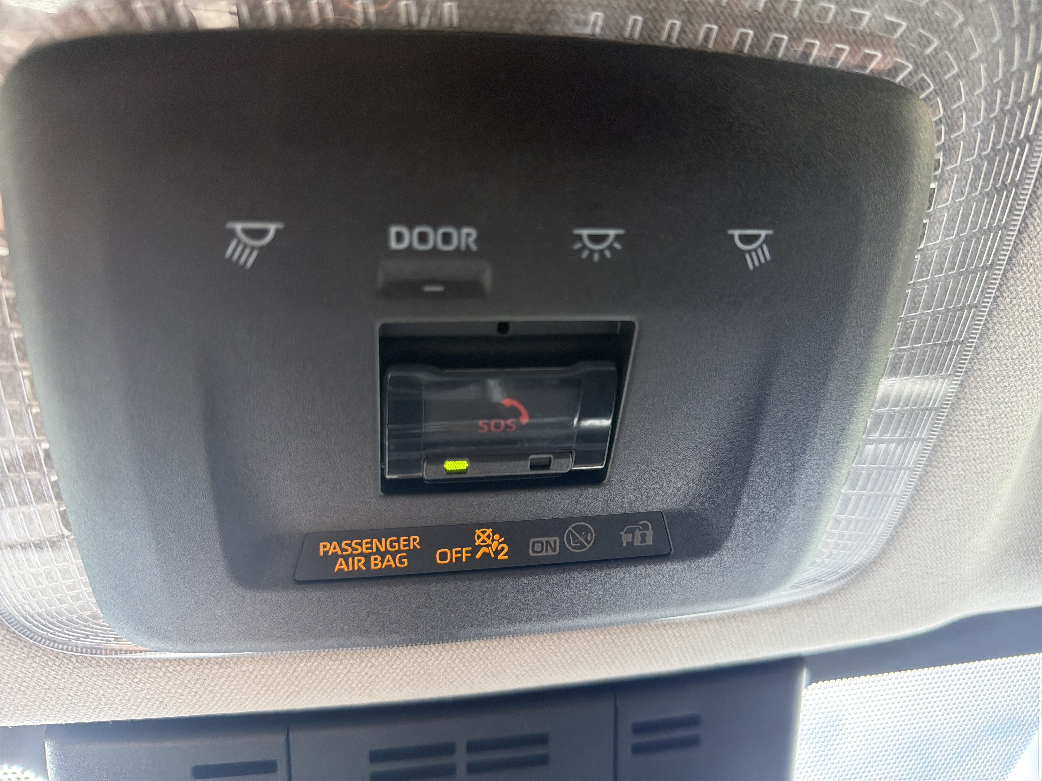 Certified 2025 Toyota Prius LE FWD image 5
