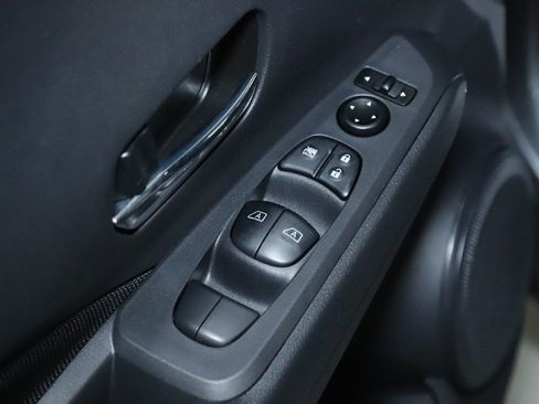 Certified 2024 Nissan Kicks SV image 17