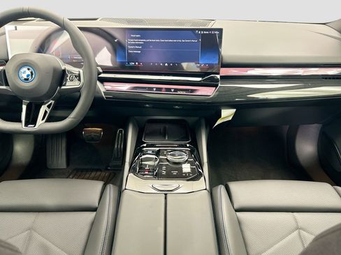 New 2026 BMW i5 eDrive40 w/ M Sport Package image 13