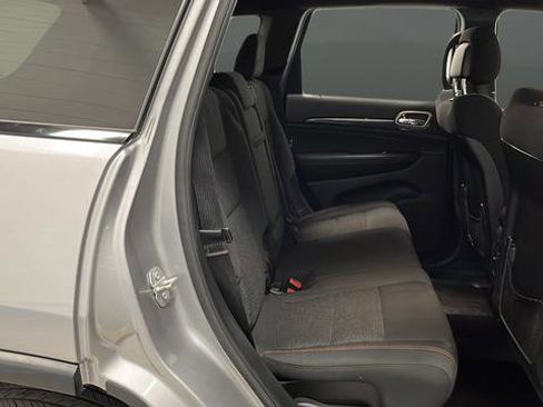 Used 2016 Jeep Grand Cherokee Laredo 75th Anniversary image 24