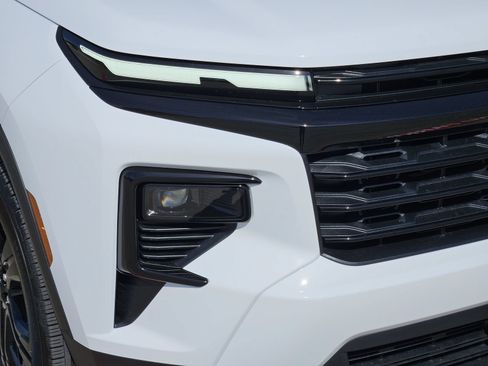 New 2027 Chevrolet Traverse LT w/ Midnight/Sport Edition FWD image 9