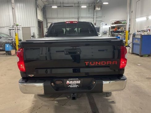 Used 2018 Toyota Tundra SR5 w/ TRD Off Road Package image 5