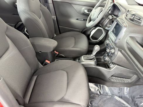 Used 2019 Jeep Renegade Sport w/ UConnect 7.0 Group AWD/4WD image 8