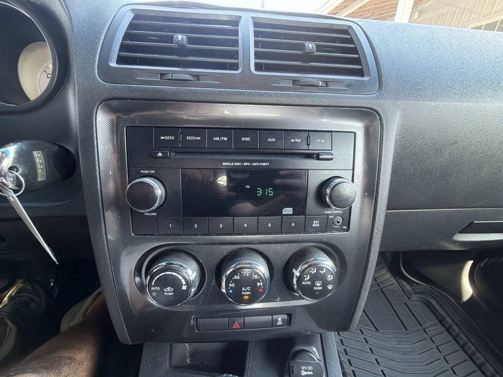 Used 2013 Dodge Challenger SXT RWD image 17