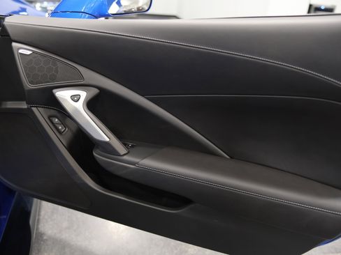 Used 2015 Chevrolet Corvette Z06 w/ 3LZ Preferred Equipment Group image 35