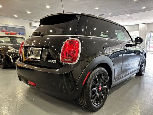 Used 2019 MINI Cooper 2-Door Hardtop w/ Premium Package FWD image 7