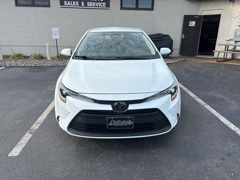 Used 2025 Toyota Corolla LE FWD image 8