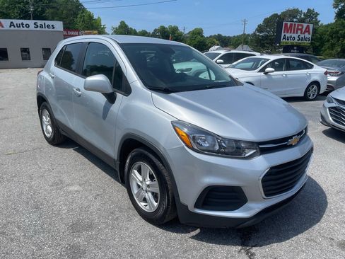 Used 2020 Chevrolet Trax LS w/ Tint and Cruise Package FWD image 2