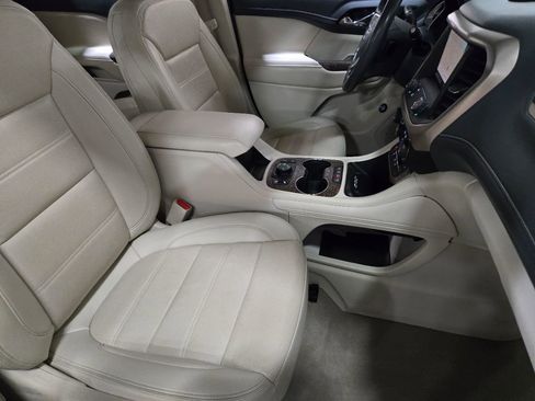 Used 2021 GMC Acadia Denali w/ Denali Technology Package image 23