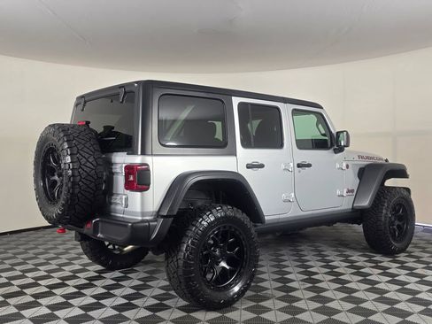 Used 2024 Jeep Wrangler Unlimited Rubicon AWD/4WD image 3