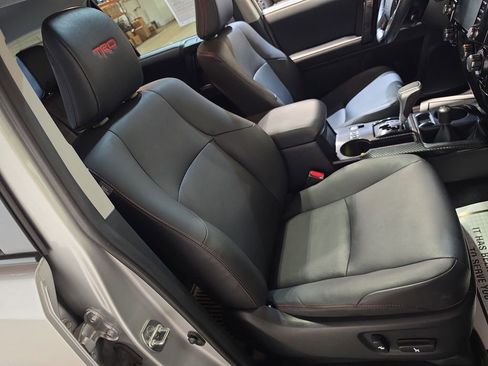 Used 2024 Toyota 4Runner TRD Off-Road Premium w/ Moonroof Package AWD/4WD image 26