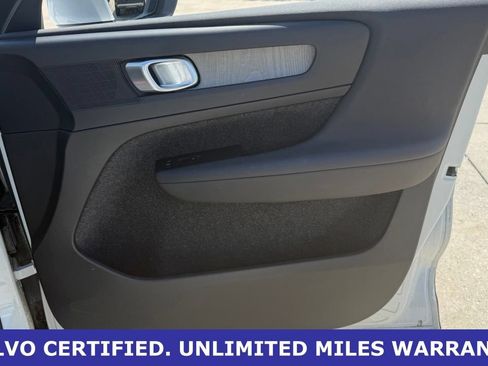 Certified 2025 Volvo XC40 B5 Plus AWD/4WD image 10