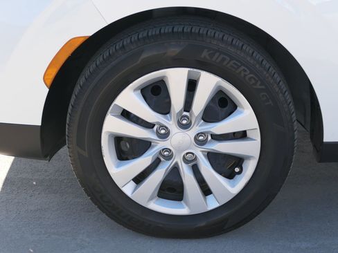 Used 2022 Kia Soul LX image 10