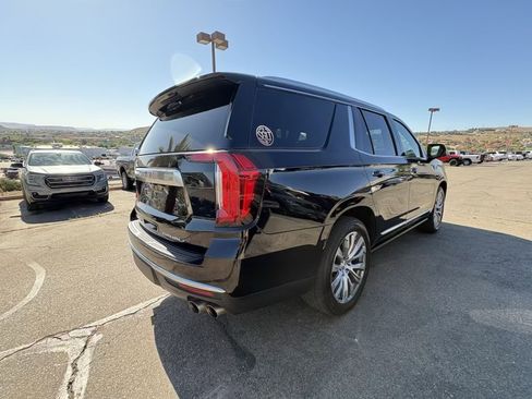 Used 2022 GMC Yukon Denali w/ Denali Premium Package image 5