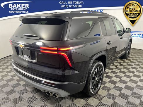 Certified 2025 Chevrolet Traverse LT w/ Sun and Wheel Package image 9