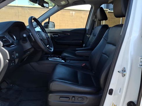 Used 2018 Honda Pilot Touring image 27