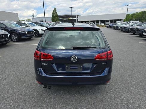 Used 2015 Volkswagen Golf TDI SE FWD image 4