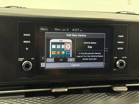 Used 2023 Kia Carnival LX FWD image 22