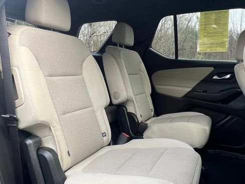 Used 2022 Chevrolet Traverse LT image 13