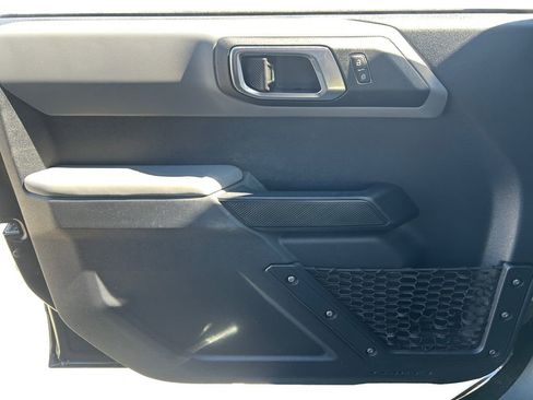 Used 2021 Ford Bronco Base image 17