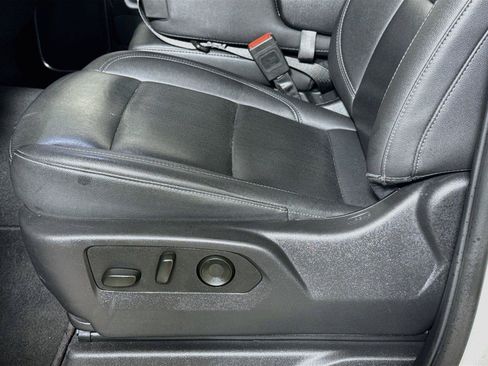Certified 2025 GMC Sierra 1500 SLT RWD image 17