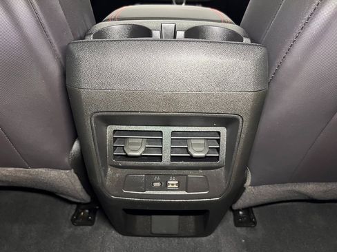 Used 2025 Chevrolet Colorado Z71 w/ Technology Package image 11