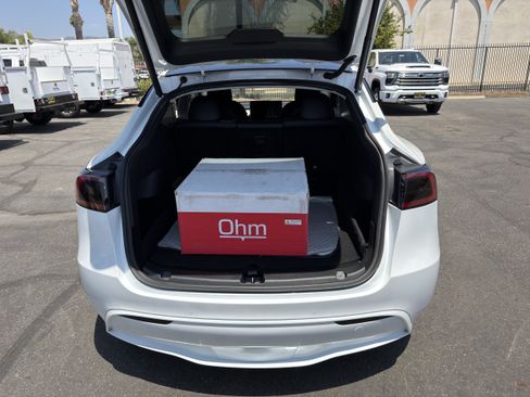 Used 2021 Tesla Model Y Long Range AWD/4WD image 14