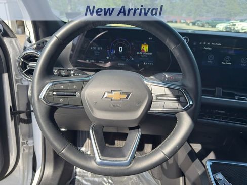 Used 2025 Chevrolet Equinox LT AWD/4WD image 7