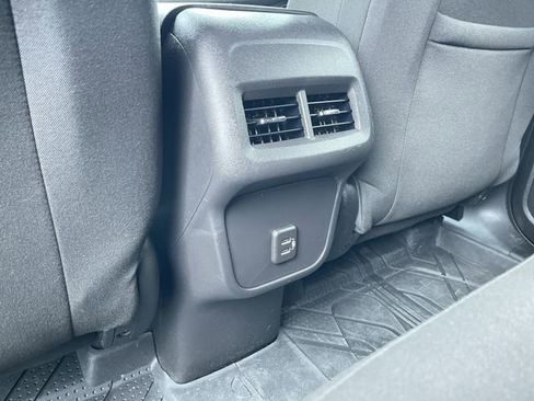Certified 2024 Chevrolet Equinox LT w/ LPO, Floor Liner Package FWD image 22