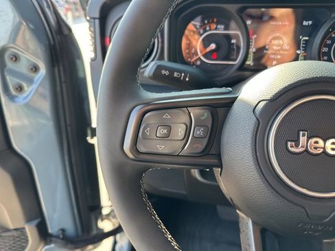 Used 2025 Jeep Gladiator Rubicon w/ Safety Group image 28