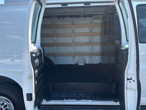 Used 2024 GMC Savana 2500 w/ Driver Convenience Package RWD image 18