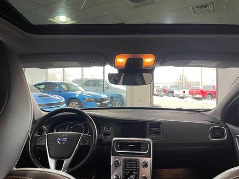 Used 2017 Volvo S60 T5 Dynamic w/ Vision Package image 21