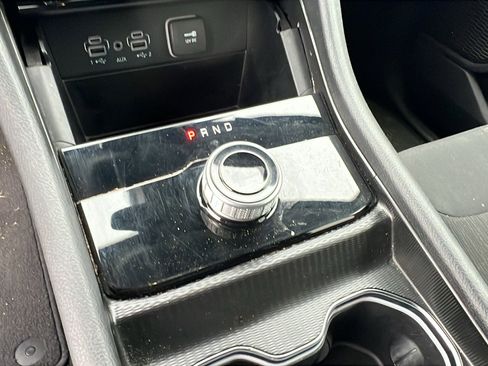 Used 2024 Jeep Grand Cherokee Laredo image 29