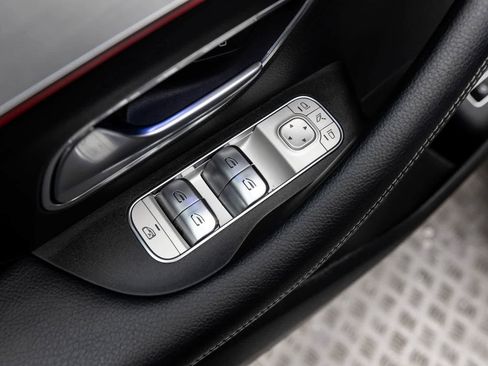 Used 2025 Mercedes-Benz GLS 450 4MATIC image 32