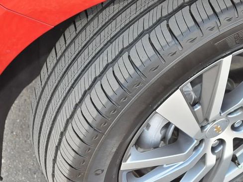 Used 2024 Chevrolet Equinox LT w/ LPO, Floor Liner Package image 37