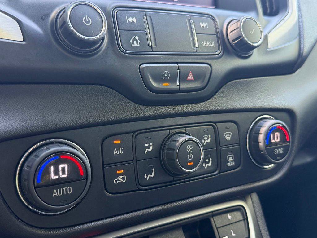 Used 2023 GMC Terrain SLT AWD/4WD image 21