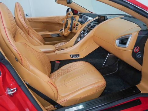 Used 2014 Aston Martin Vanquish Volante RWD image 2