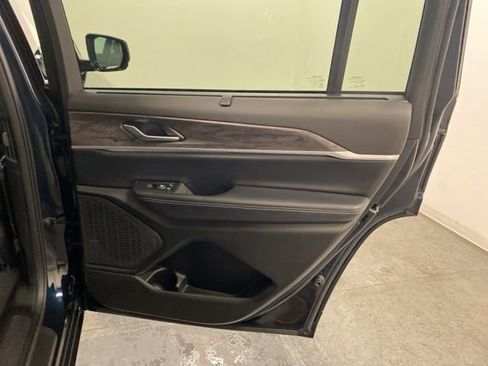 Used 2024 Jeep Grand Cherokee L Limited w/ Luxury Tech Group II image 33