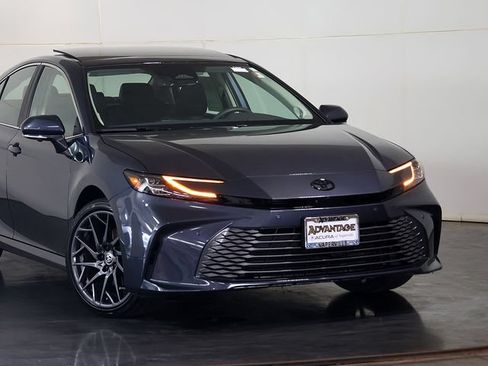 Used 2026 Toyota Camry XLE w/ Premium Plus Package AWD/4WD image 6