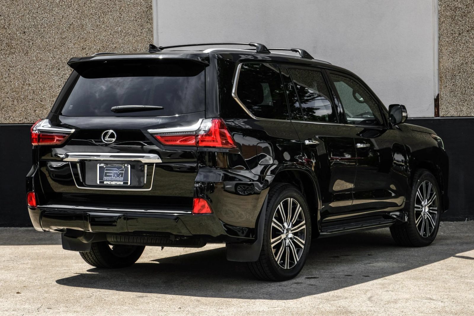 Used 2021 Lexus LX 570 4WD w/ Luxury Package image 8