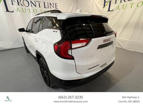 Used 2023 GMC Terrain SLE w/ Driver Convenience Package FWD image 5