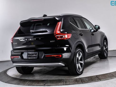 Used 2025 Volvo XC40 B5 Core w/ Protection Package Premier AWD/4WD image 6