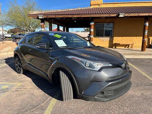 Used 2018 Toyota C-HR XLE image 7
