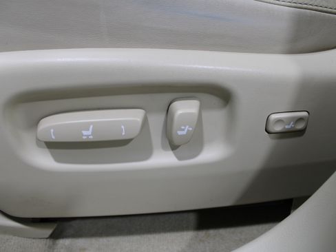 Used 2013 Lexus RX 350 AWD w/ Navigation Pkg image 4