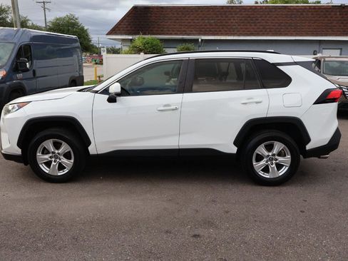 Used 2019 Toyota RAV4 XLE FWD image 8