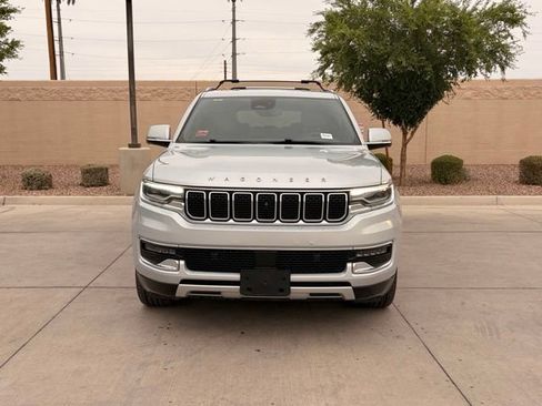 Used 2022 Jeep Wagoneer Series II w/ Convenience Group I AWD/4WD image 5