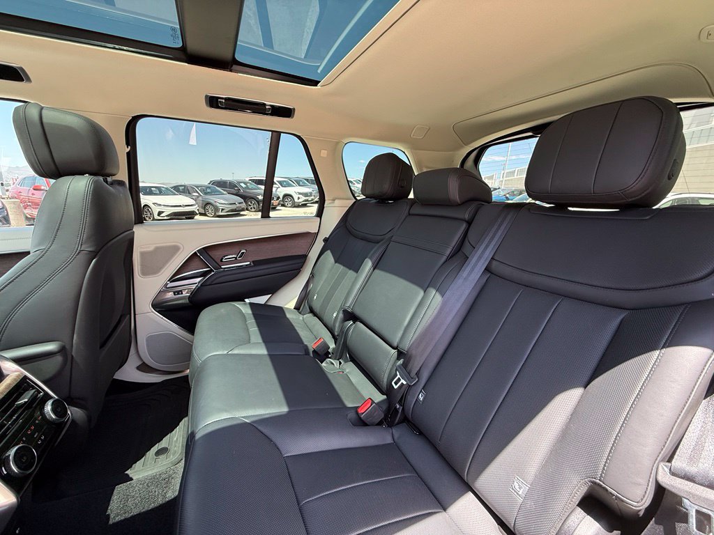 Used 2024 Land Rover Range Rover SE AWD/4WD image 21