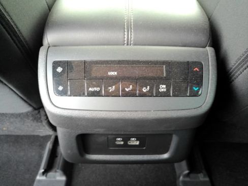 Used 2025 Nissan Pathfinder SV FWD image 26