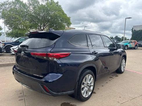 Used 2022 Toyota Highlander Limited AWD/4WD image 5